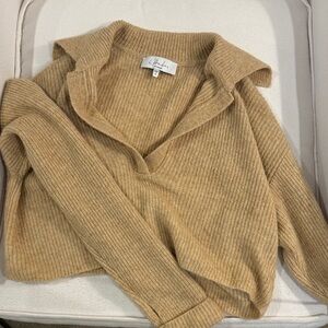 L'Academie V-Neck Sweater in Warm Tan
